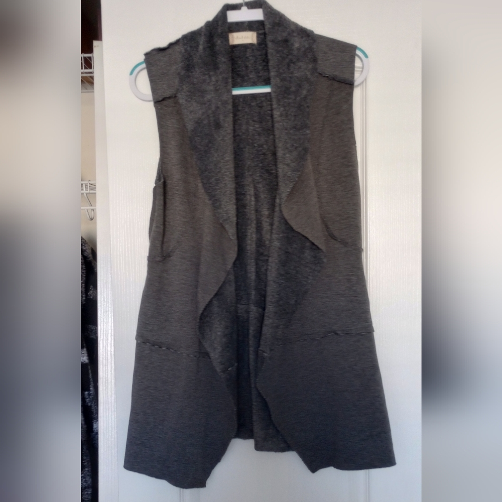 Altar'd State Sleveless Cardigan Vest Size Small